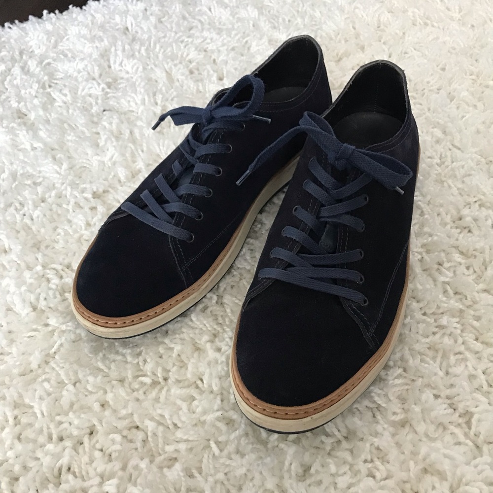 To boot New York suede sneaker